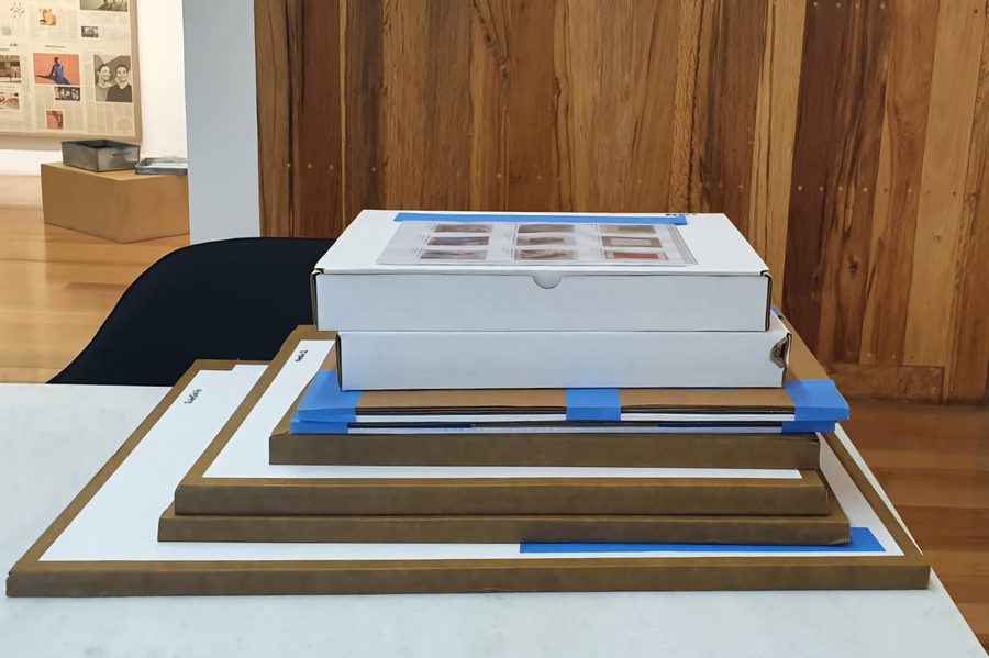 Preparación de obra en galería